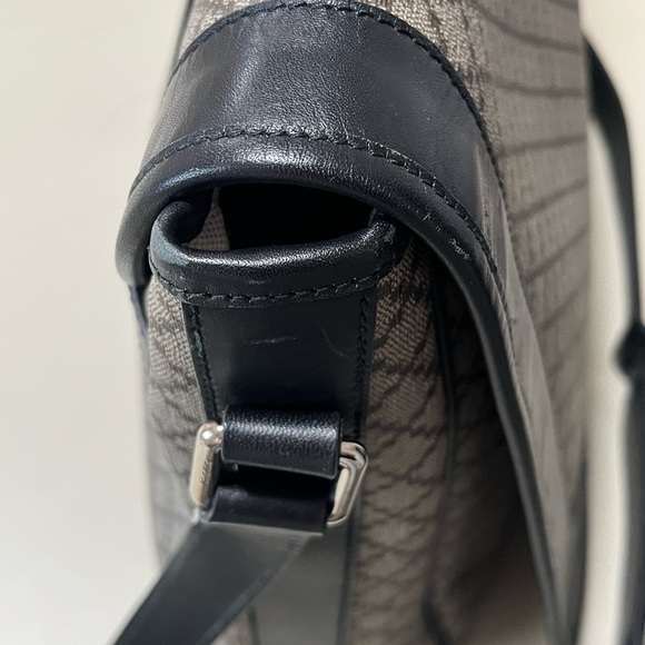 Authentic Gucci Messenger Bag - Picture 13 of 16